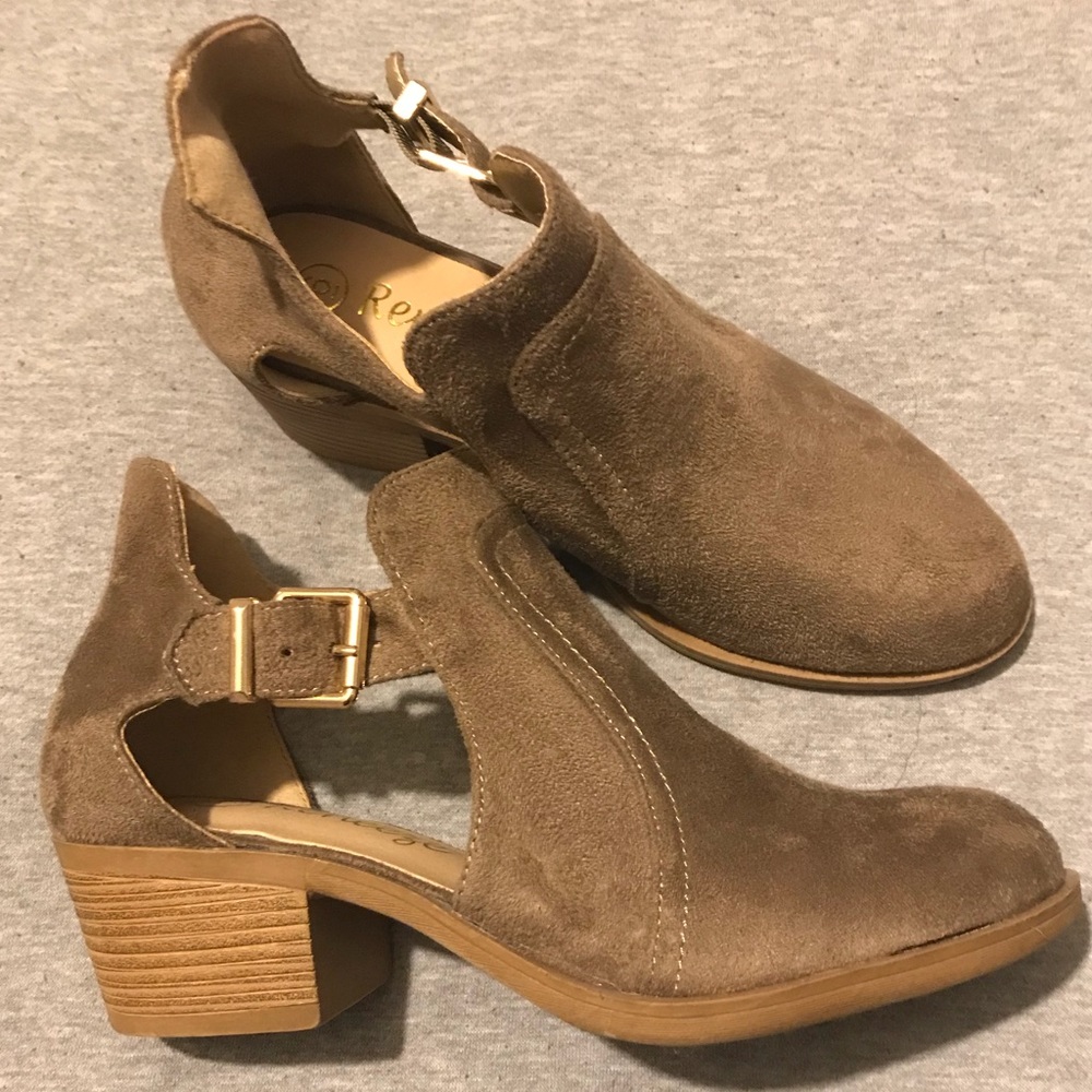 Reneeze Taupe Booties Size 6 Suede